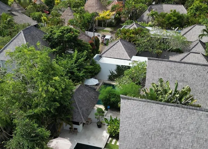 Coral Sands & Coral Sea At Bingin Villa Uluwatu